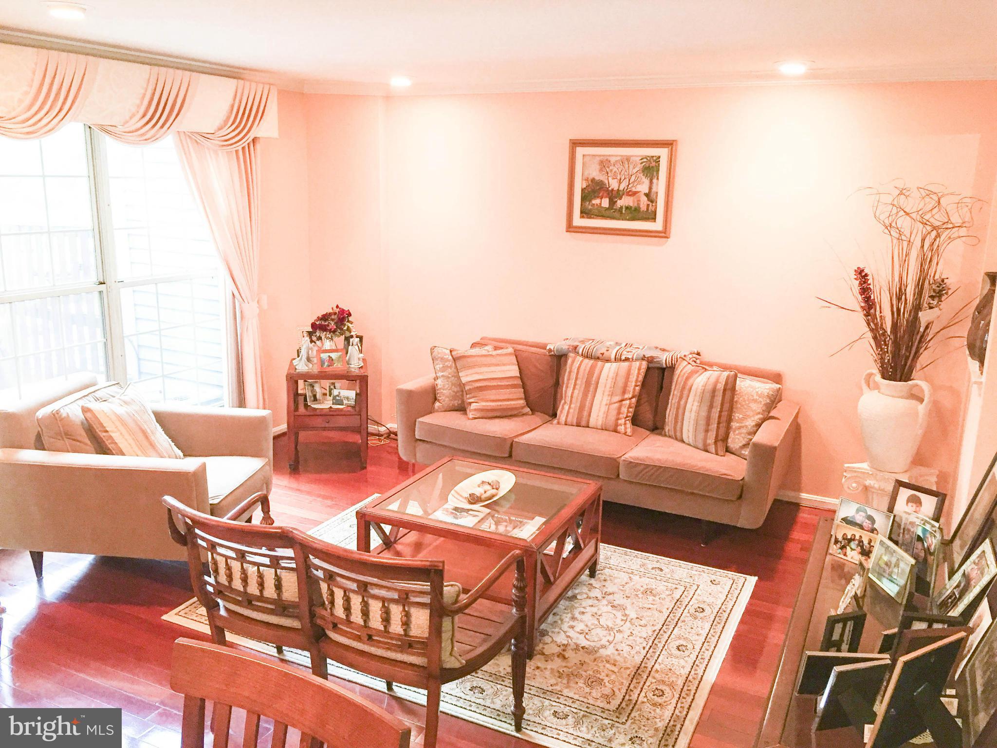 14946 Habersham Circle Silver Spring, MD 20906 - Photo 3 of 19 Living Room