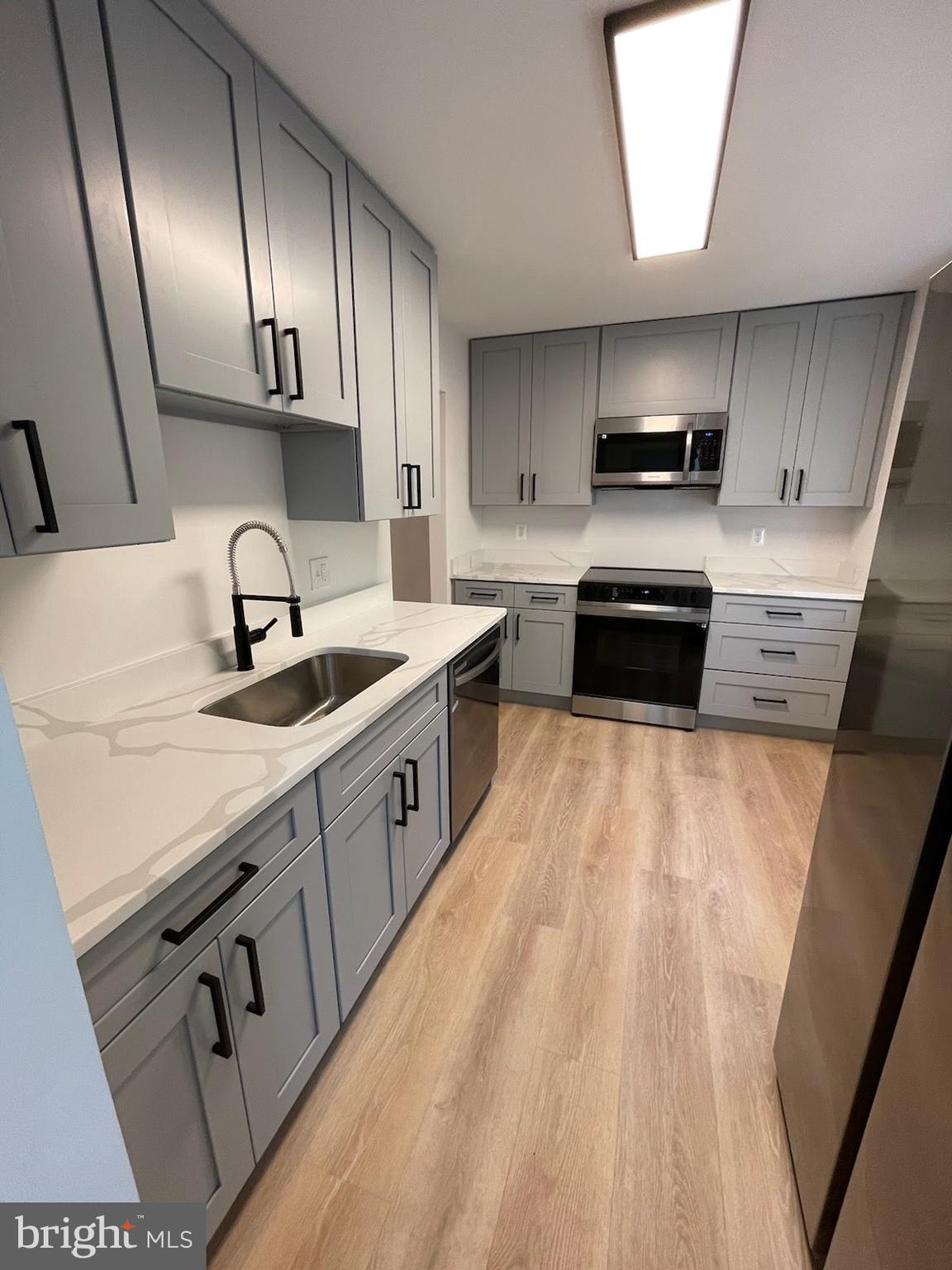 2392 Cloudcroft Square Reston, VA 20191 - Photo 2 of 3 Gallery Image 2