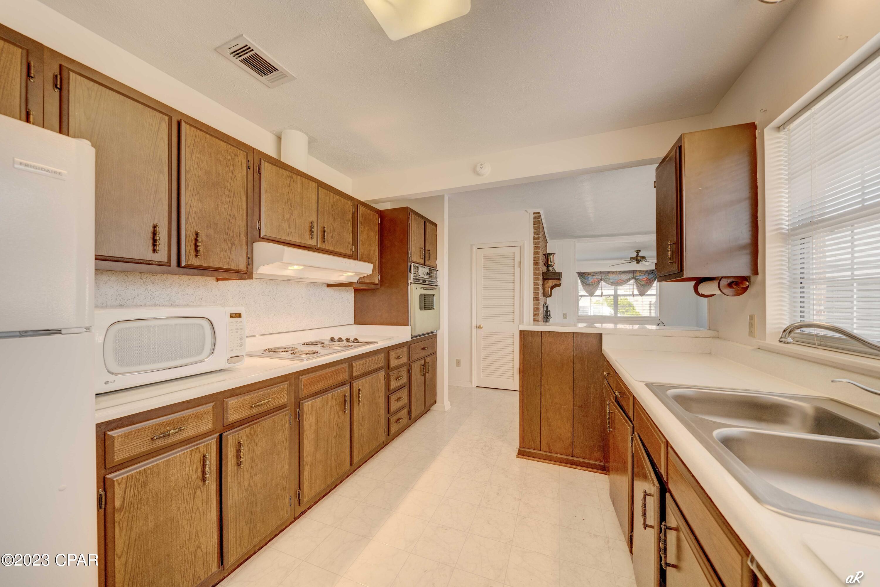 934 Huntingdon Road Panama City, FL 32405 - Photo 7 of 30