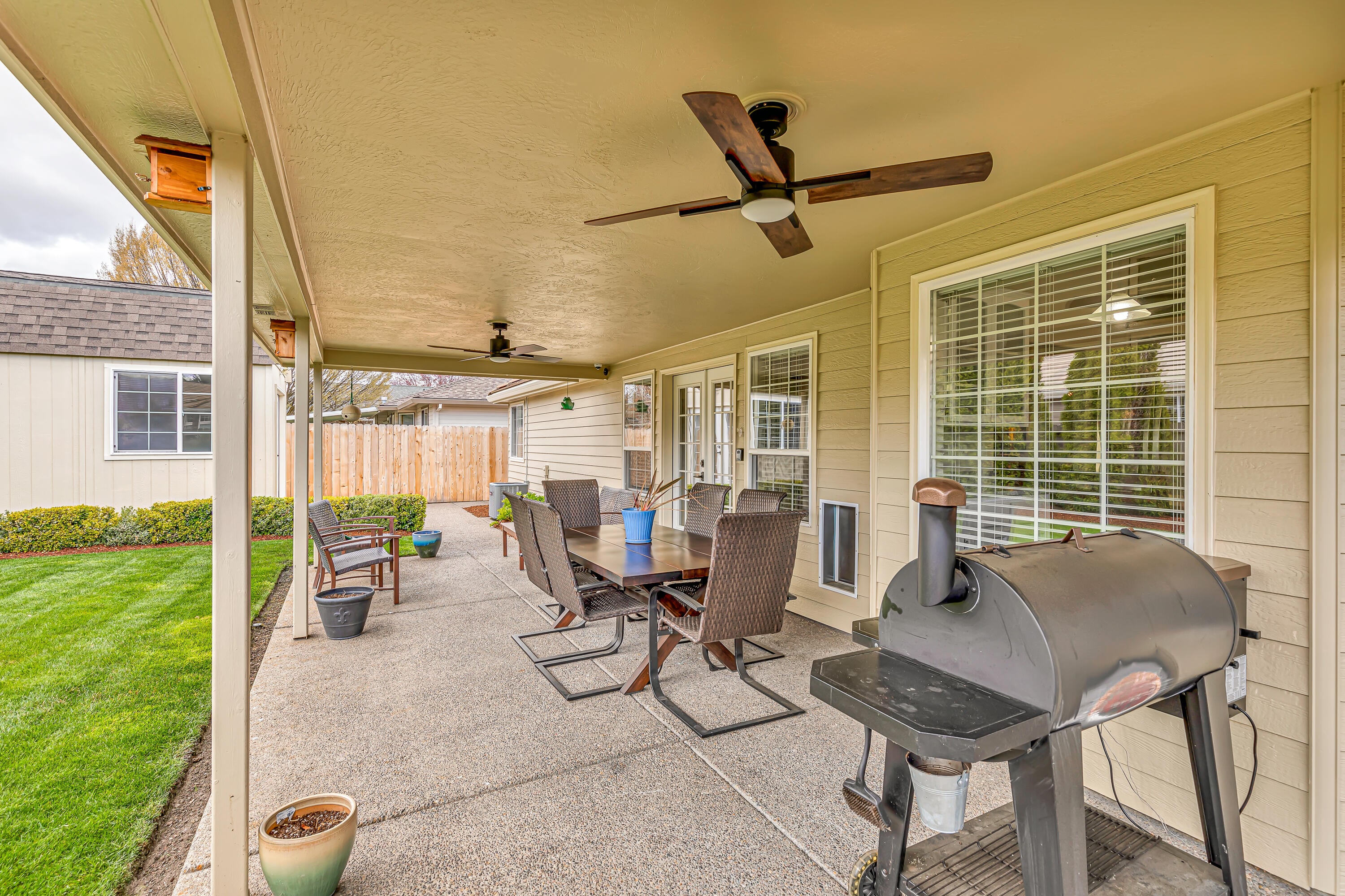 711 Brandon Street Central Point, OR 97502 - Photo 37 of 47 9R9A7695