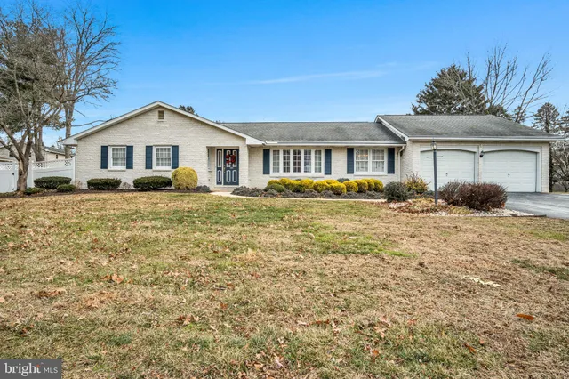 $489,900 | 705 Sutton Drive, Carlisle, PA 17013