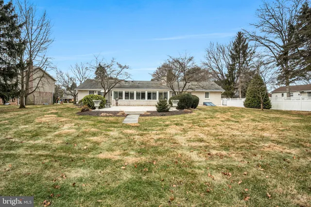 $489,900 | 705 Sutton Drive, Carlisle, PA 17013