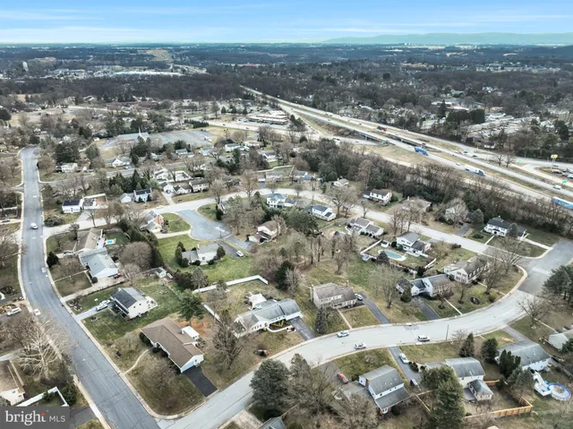 $489,900 | 705 Sutton Drive, Carlisle, PA 17013