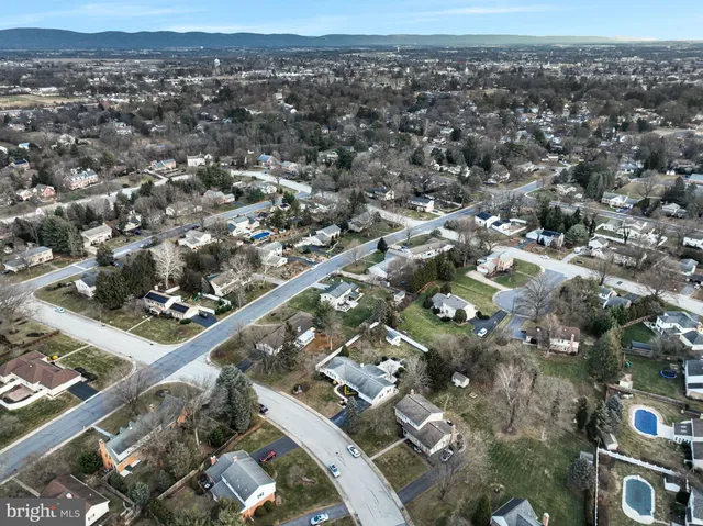 $489,900 | 705 Sutton Drive, Carlisle, PA 17013