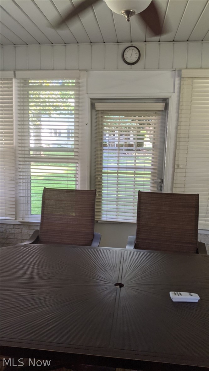 849 Upton Road Youngstown, OH 44509 - Photo 20 of 33 Sun Room