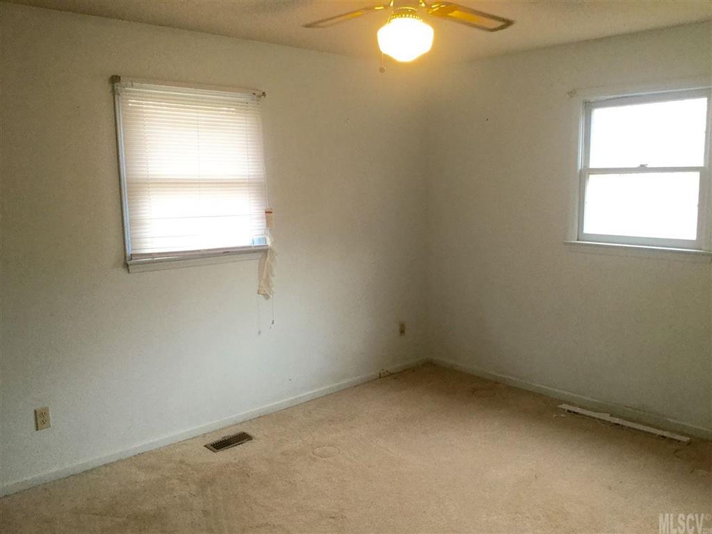1334 Sain Road Hickory, NC 28602 - Photo 8 of 22 Gallery Image 8