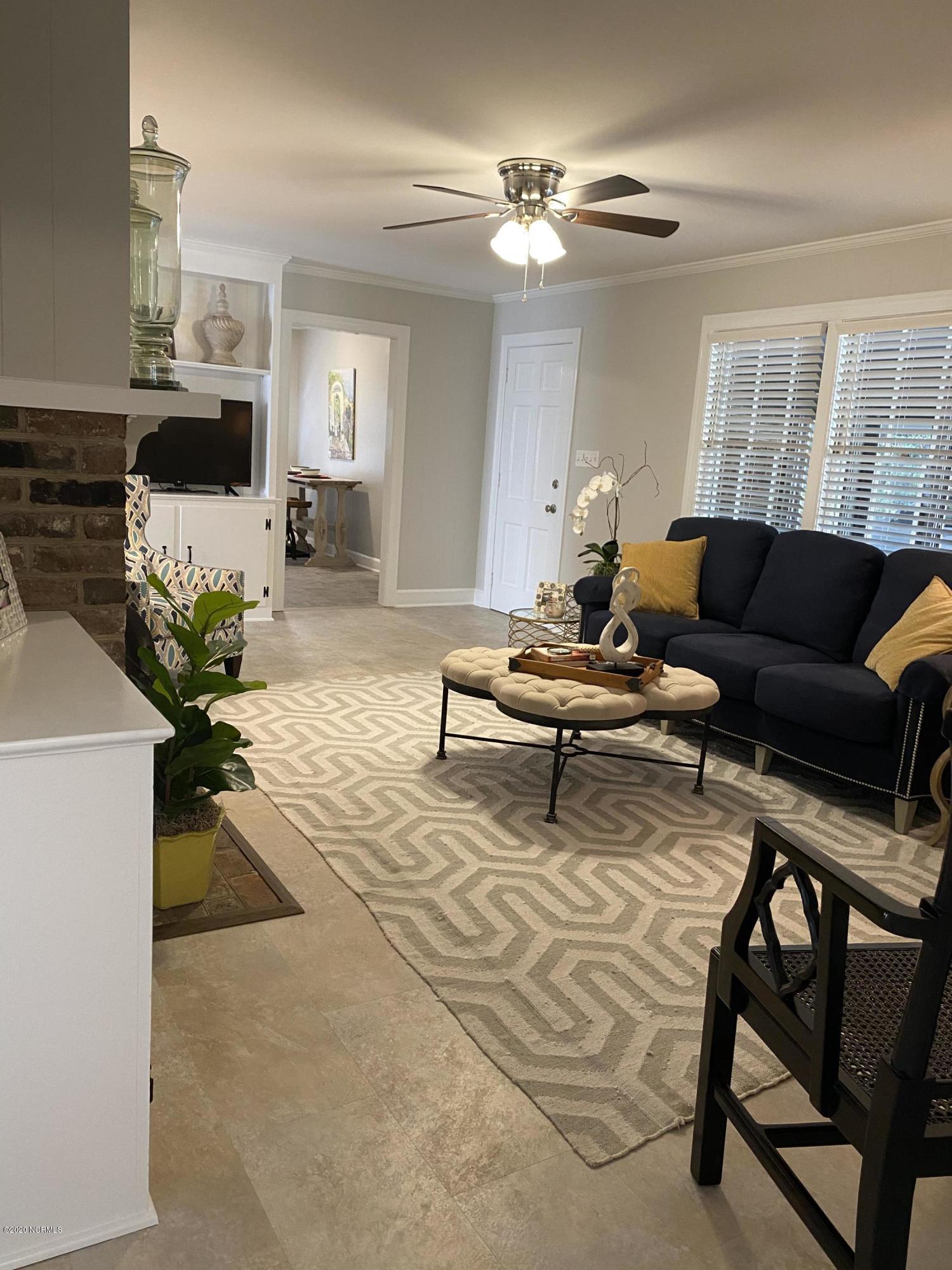 804 Raleigh Rd Parkway West Wilson, NC 27893 - Photo 27 of 35 FAMILY ROOM