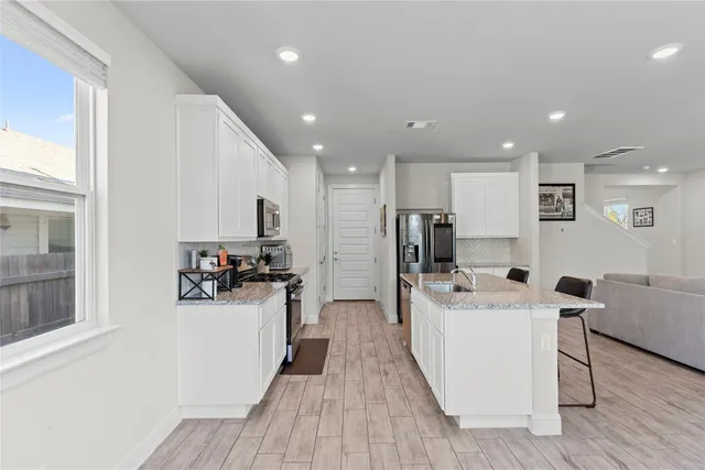 $1,895 | 113 Stone Crk Drive, Georgetown, TX 78628