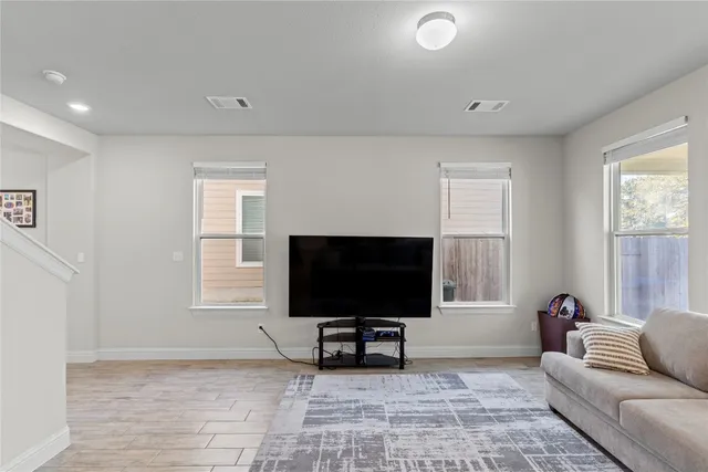 $1,895 | 113 Stone Crk Drive, Georgetown, TX 78628