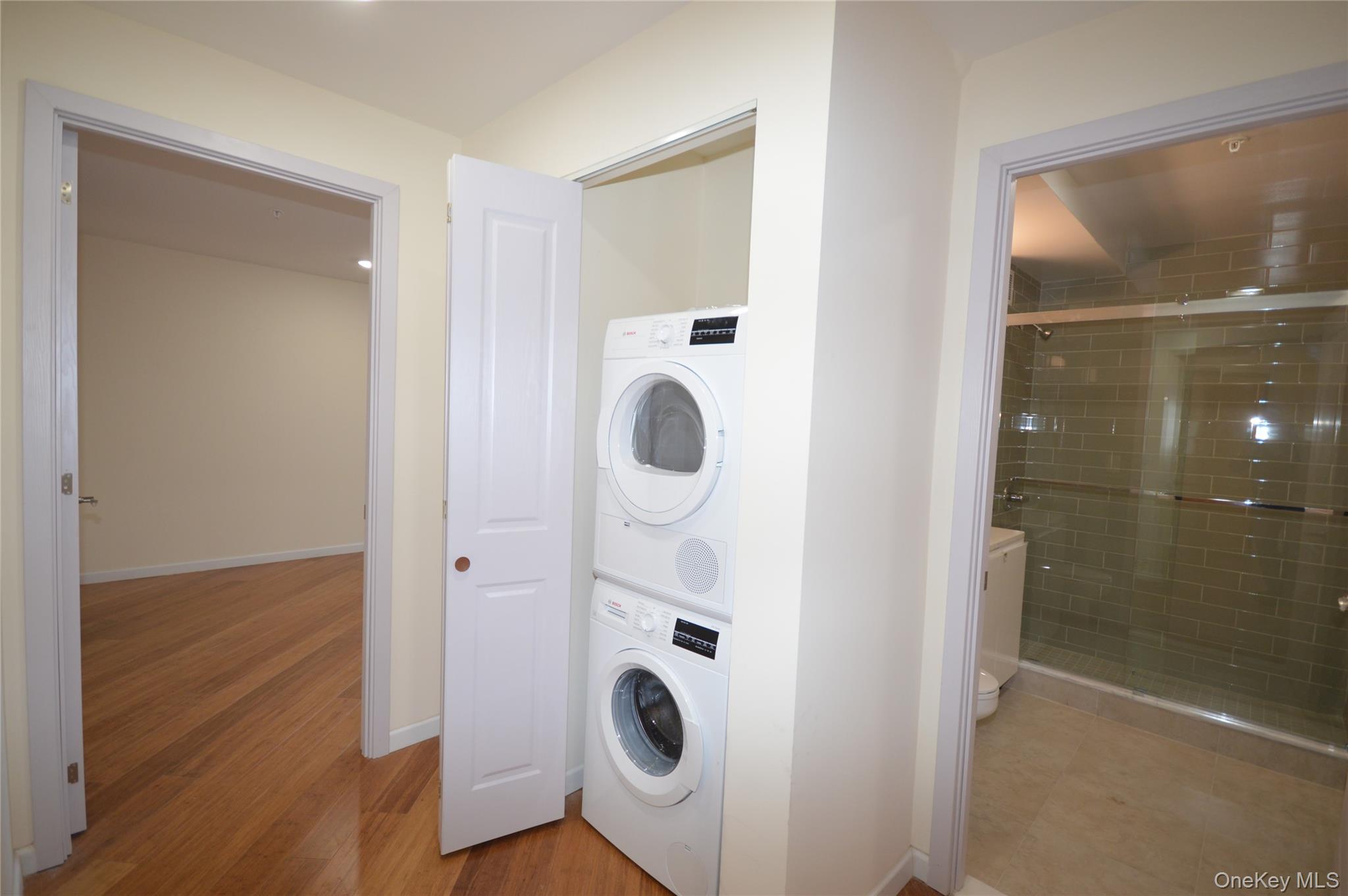 55 South Middle Neck Road, Unit 4C Great Neck, NY 11021 - Photo 9 of 11