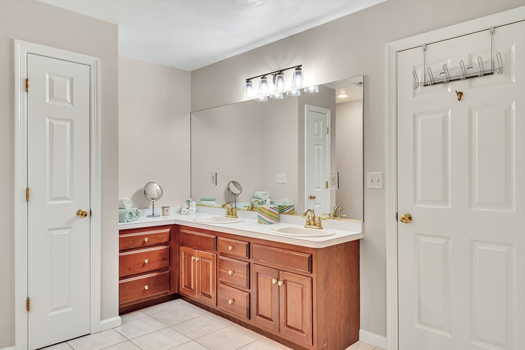 46 Holmes Street Needham, MA 02492 - Photo 19 of 36