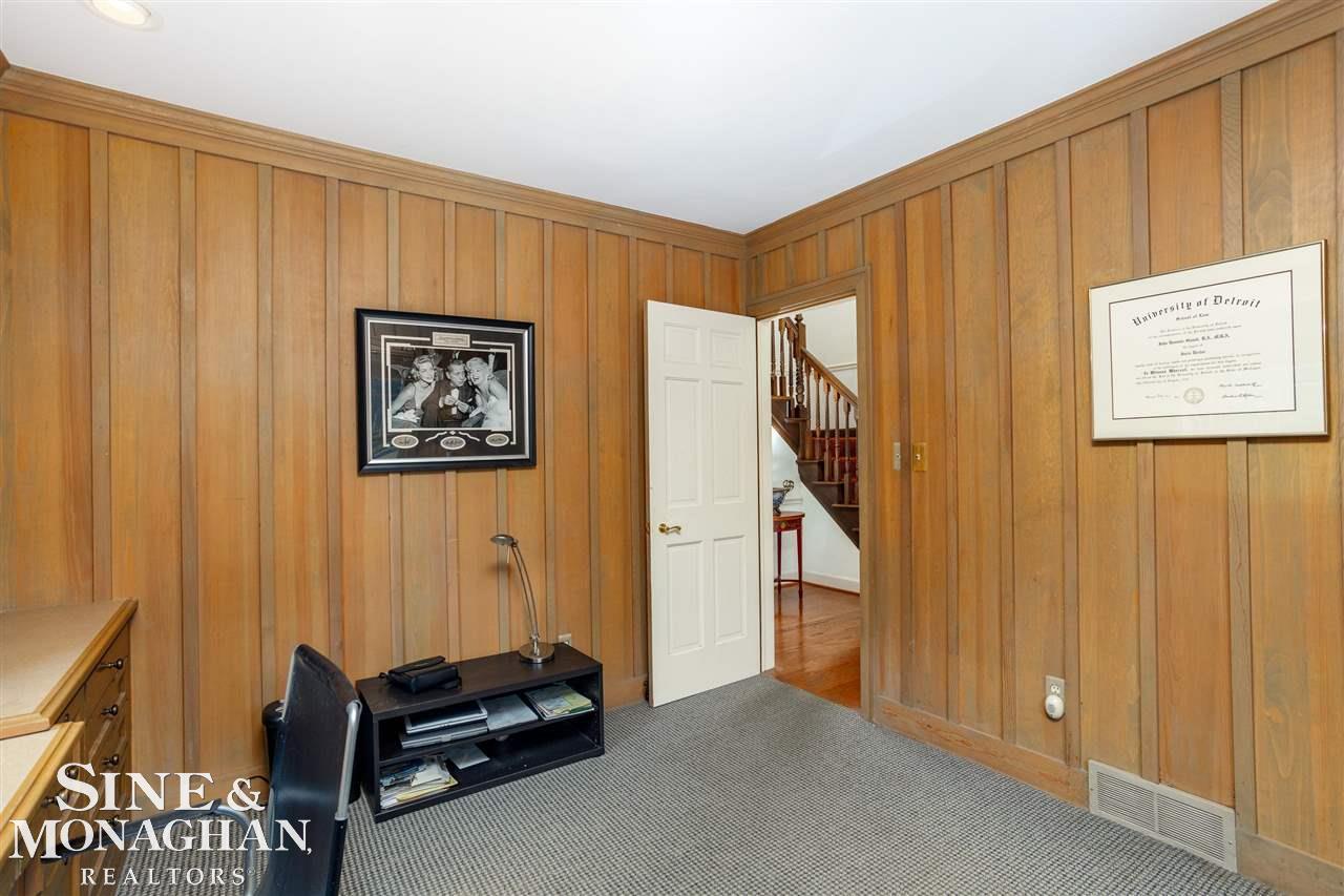 233 Merriweather Road Grosse Pointe, MI 48236 - Photo 20 of 79 50081859-19.JPG