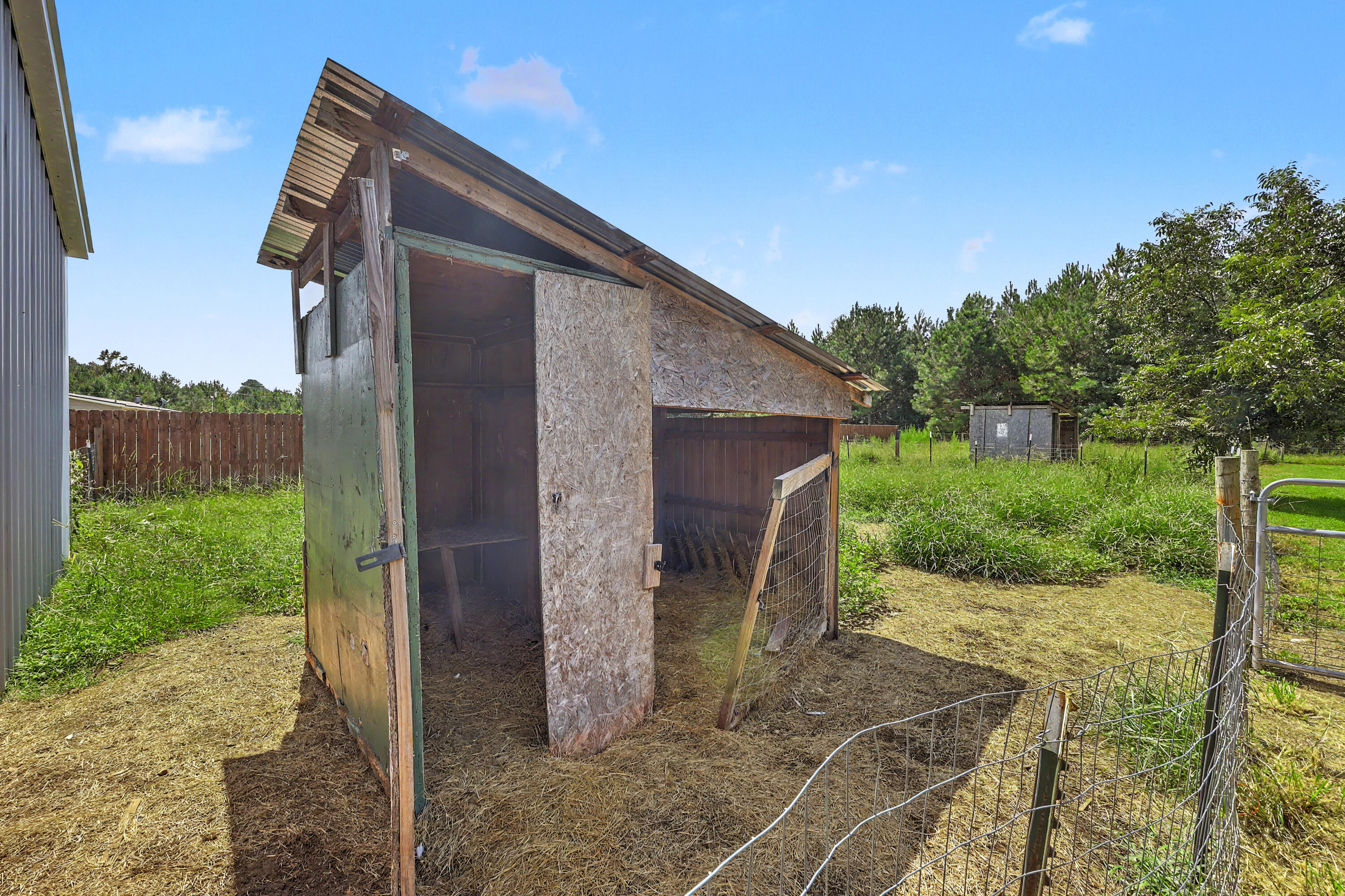 654 Second Texas Road St. George, SC 29477 - Photo 20 of 36 Chicken Coop