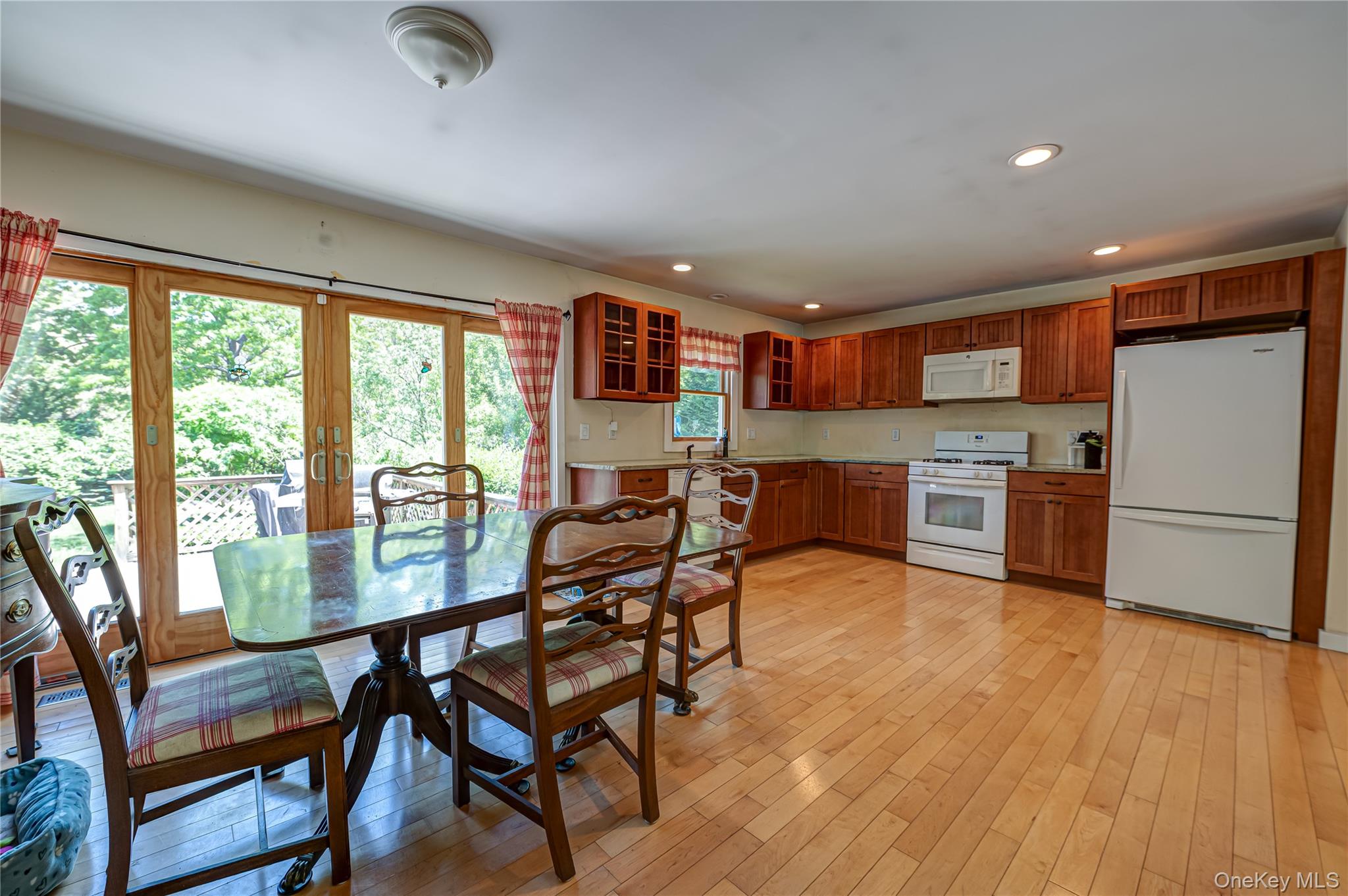 37 Crescent Bow Ridge, NY 11961 - Photo 4 of 17