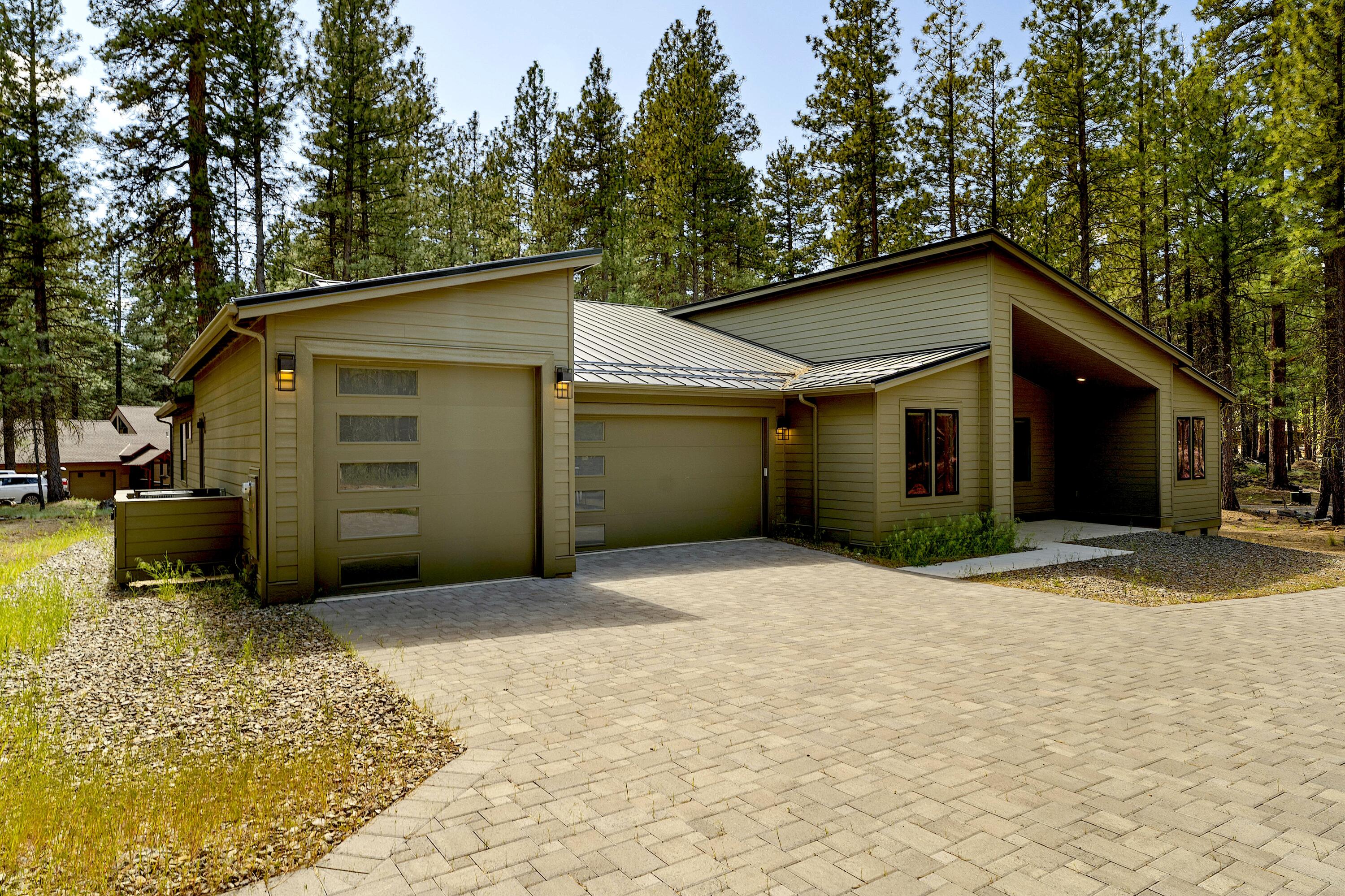 13759 Partridge Foot Black Butte Ranch, OR 97759 - Photo 2 of 73