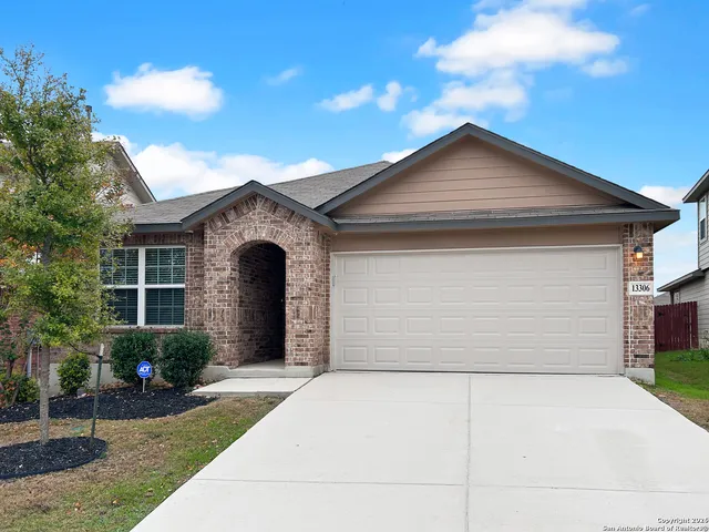 $1,950 | 13306 Sugarberry Elm, San Antonio, TX 78254