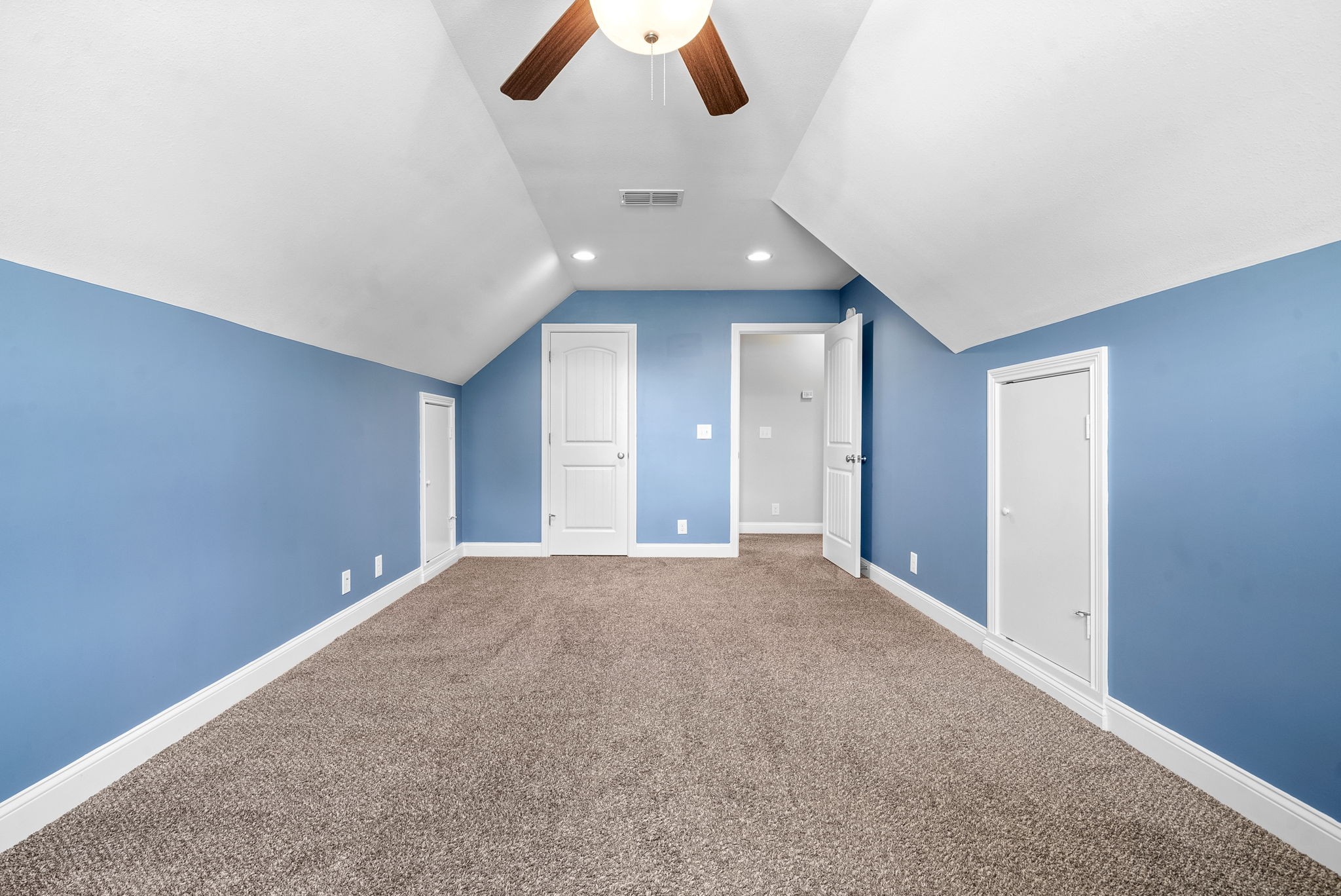 4244 Sango Road Clarksville, TN 37043 - Photo 35 of 43 an empty room with a ceiling fan and window