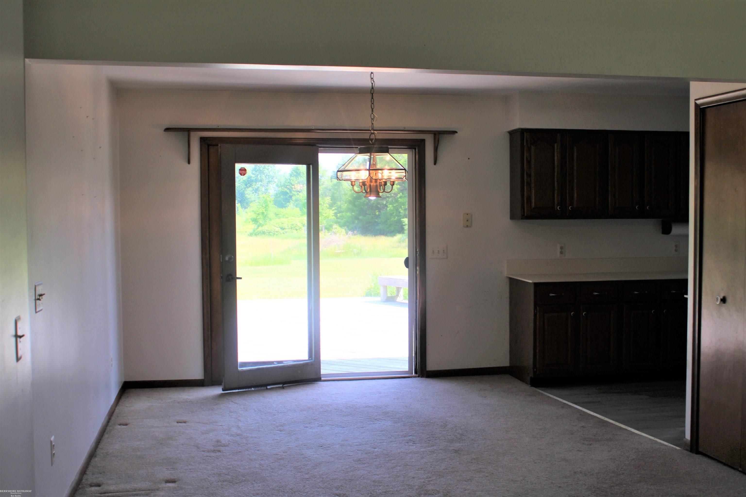 18195 Gilmore Road Armada, MI 48005 - Photo 6 of 34