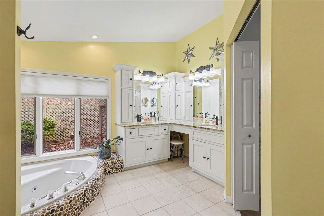 17871 North Fruitport Road Spring Lake, MI 49456 - Photo 12 of 31