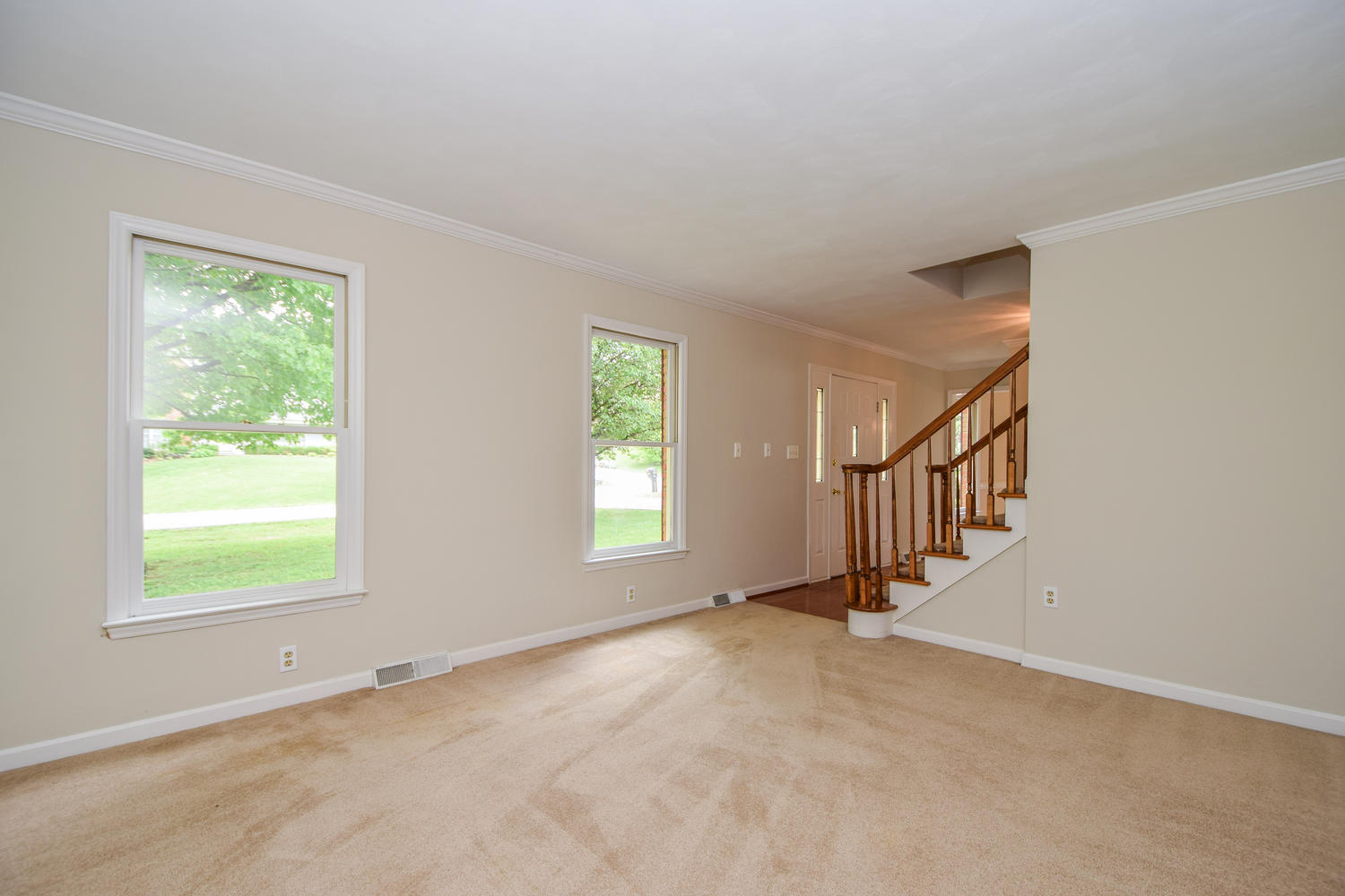 4919 Huntridge Road Roanoke, VA 24012 - Photo 5 of 31 4919 Huntridge Rd Roanoke VA-large-005-1