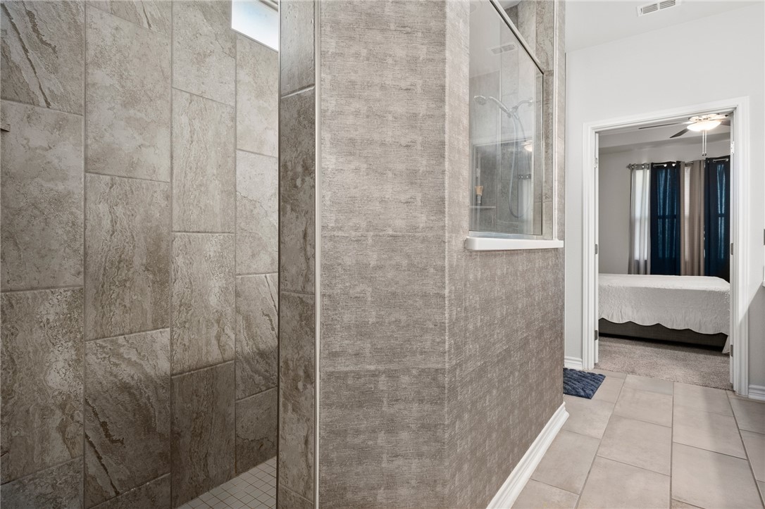 1031 Ocean Breeze Portland, TX 78374 - Photo 17 of 35 a bathroom with a shower