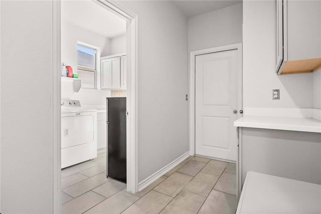 1031 Ocean Breeze Portland, TX 78374 - Photo 28 of 35