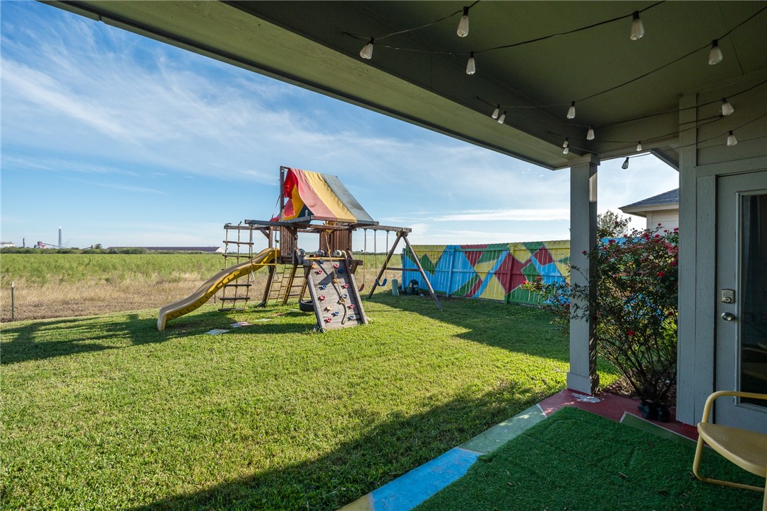 1031 Ocean Breeze Portland, TX 78374 - Photo 30 of 35 a view of outdoor space