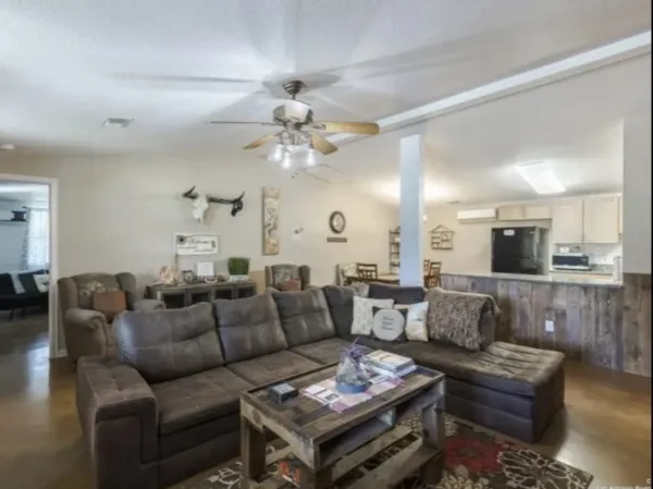 $3,000 | 6411 Junction Highway, Mountain Home, TX 78058