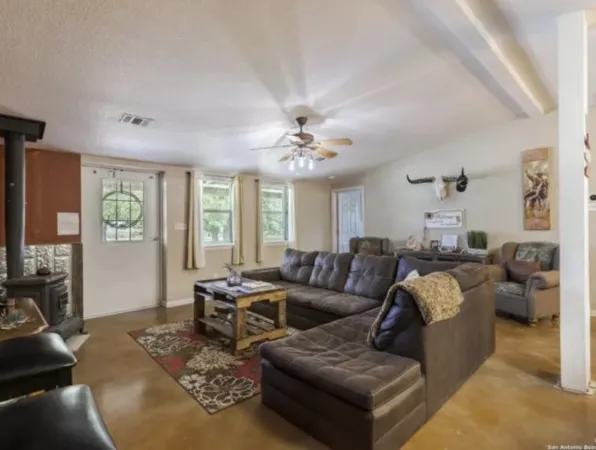 $3,000 | 6411 Junction Highway, Mountain Home, TX 78058