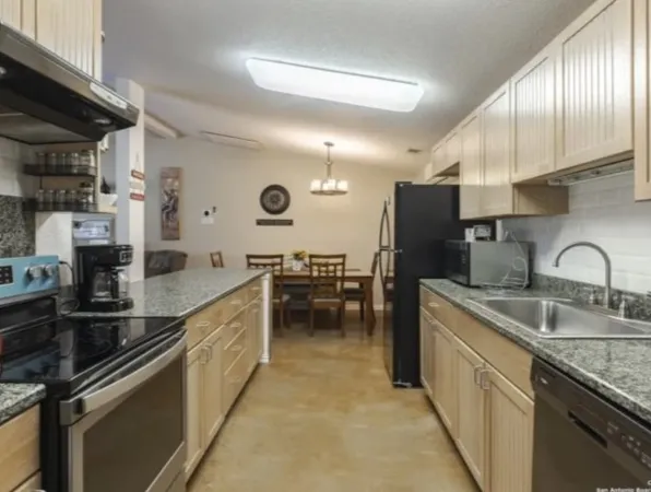 $3,000 | 6411 Junction Highway, Mountain Home, TX 78058