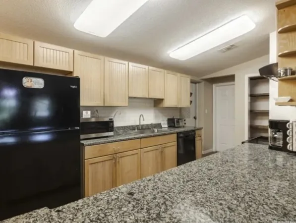 $3,000 | 6411 Junction Highway, Mountain Home, TX 78058