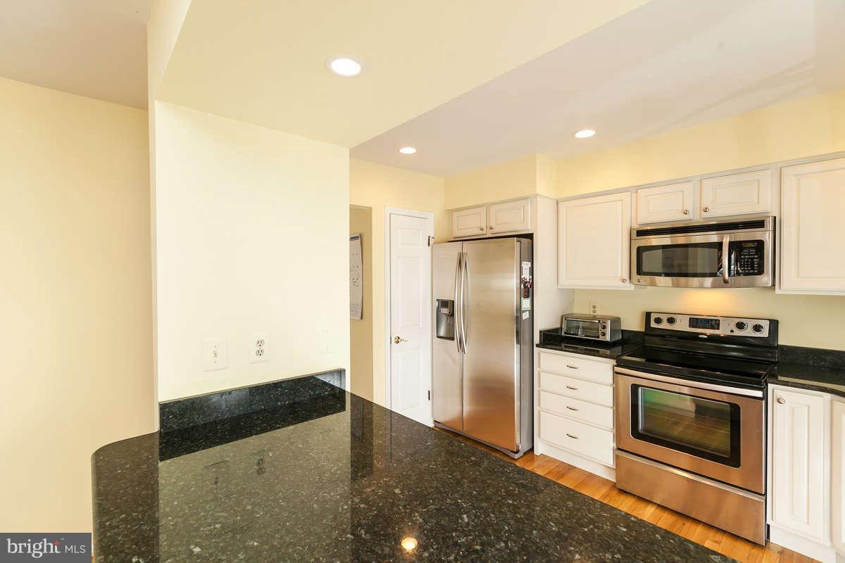 254 Hunters Ridge Road Lutherville-Timonium, MD 21093 - Photo 7 of 30 Kitchen