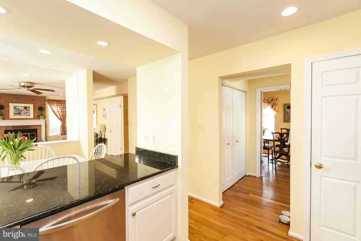 254 Hunters Ridge Road Lutherville-Timonium, MD 21093 - Photo 8 of 30 Kitchen