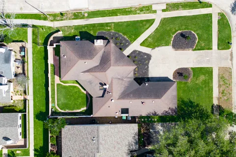 $449,000 | 2302 Ashford Hollow Lane, Houston, TX 77077