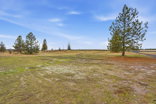 $499,000 | 14912 North Dover Road, Nine Mile Falls, WA 99026