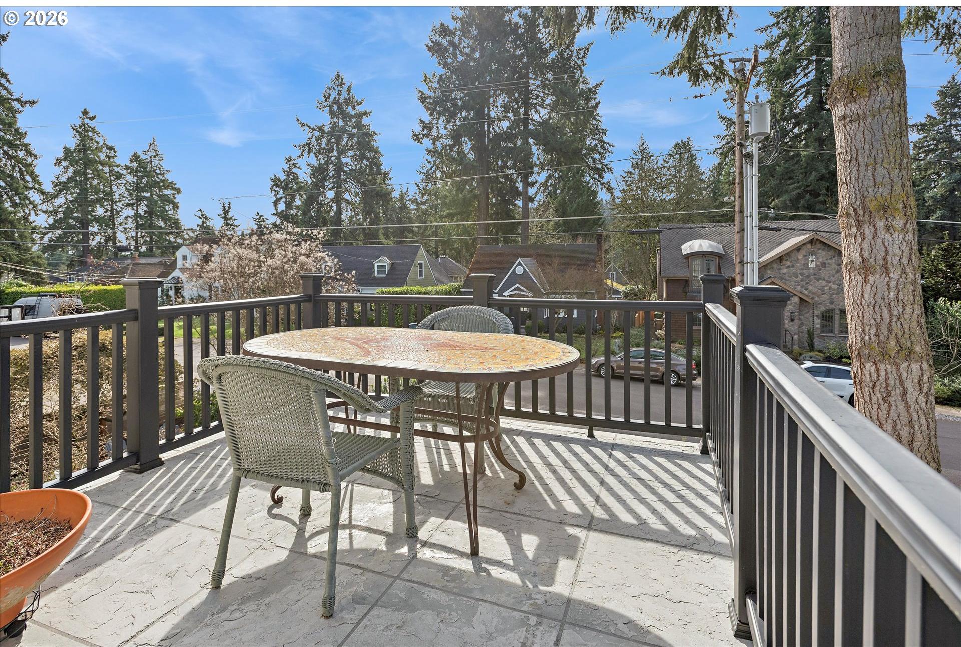 135 Middlecrest Road Lake Oswego, OR 97034 - Photo 13 of 32 Gallery Image 13