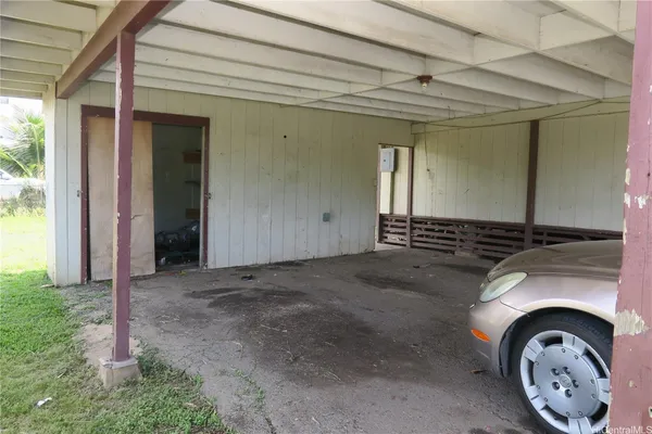 $2,500 | 84-1046 Farrington Highway, Waianae, HI 96792