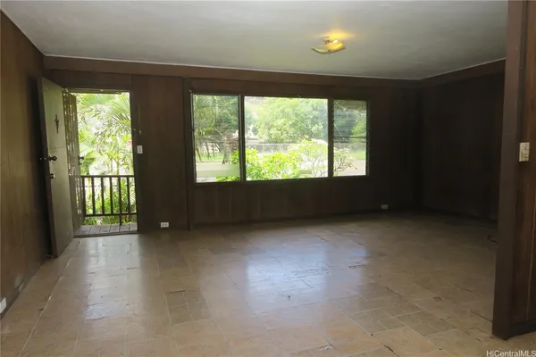 $2,500 | 84-1046 Farrington Highway, Waianae, HI 96792