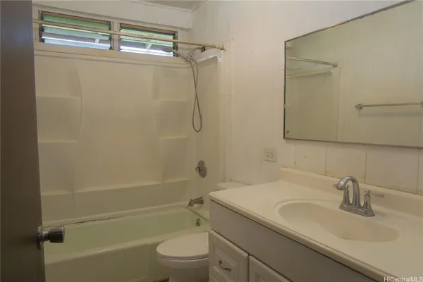 $2,500 | 84-1046 Farrington Highway, Waianae, HI 96792