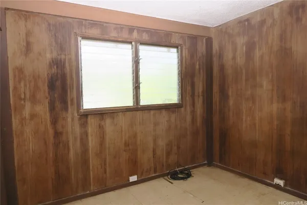 $2,500 | 84-1046 Farrington Highway, Waianae, HI 96792