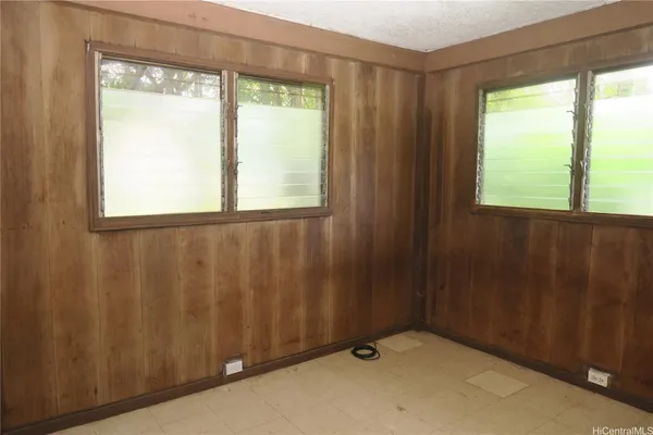 $2,500 | 84-1046 Farrington Highway, Waianae, HI 96792