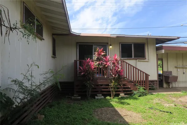 $2,500 | 84-1046 Farrington Highway, Waianae, HI 96792