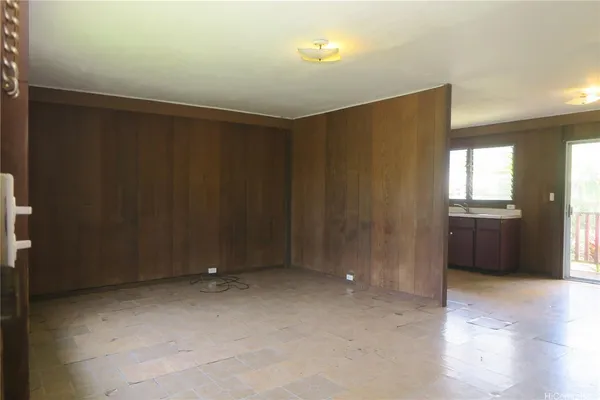 $2,500 | 84-1046 Farrington Highway, Waianae, HI 96792