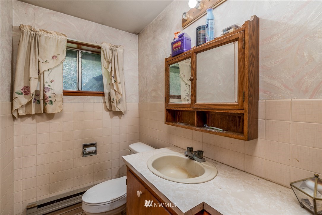 6489 Rutsatz Road Deming, WA 98244 - Photo 20 of 27