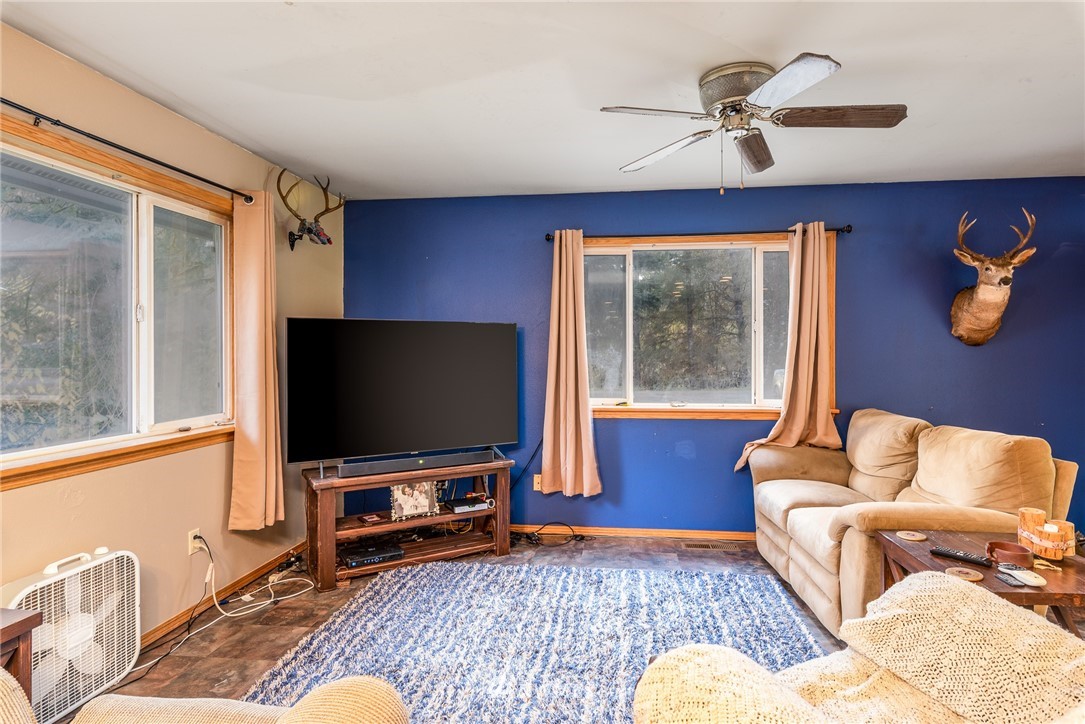 6489 Rutsatz Road Deming, WA 98244 - Photo 6 of 27