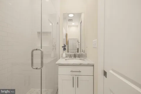 $1,500,000 | 647 A Street Southeast, Washington, DC 20003