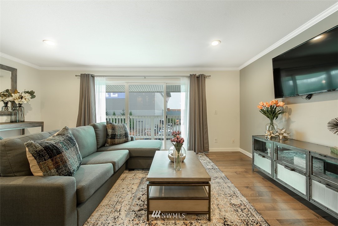 5021 Ripley Lane North, Unit 301 Renton, WA 98056 - Photo 7 of 19