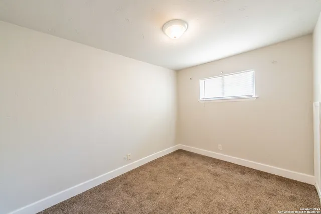 $795 | 2500 Avenue Hondo Tx 78861, Unit 5B, Hondo, TX 78861