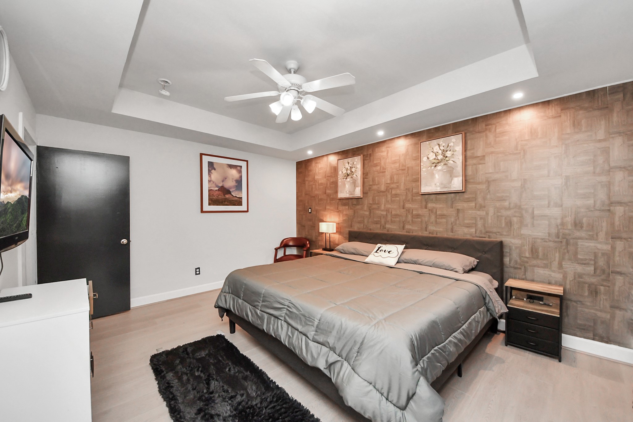 9715 Riddlewood Lane Houston, TX 77025 - Photo 13 of 43