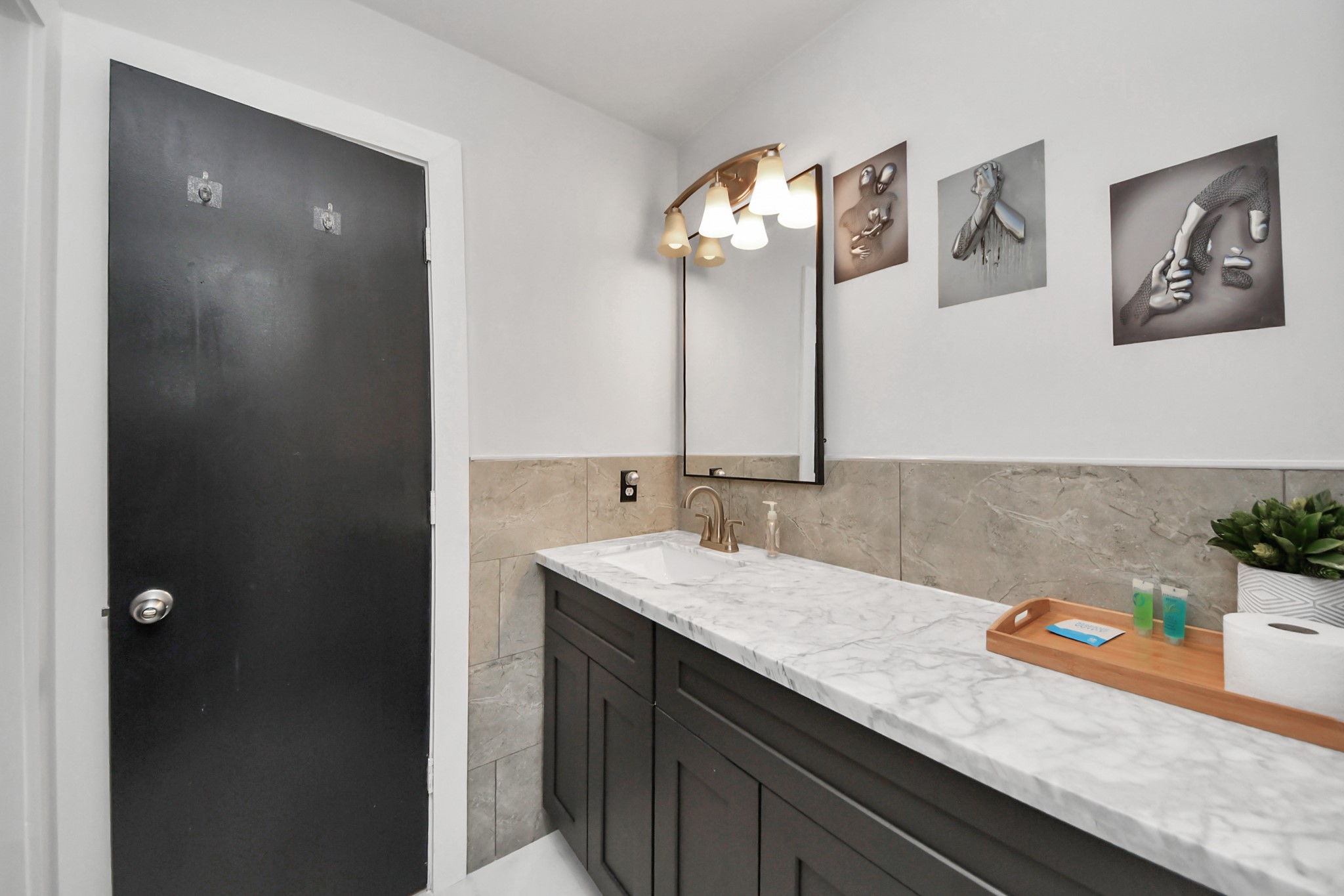 9715 Riddlewood Lane Houston, TX 77025 - Photo 15 of 43